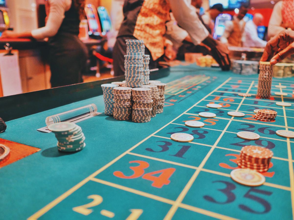 Winnipeg Casinos vs. Online Casinos: Pros and Cons